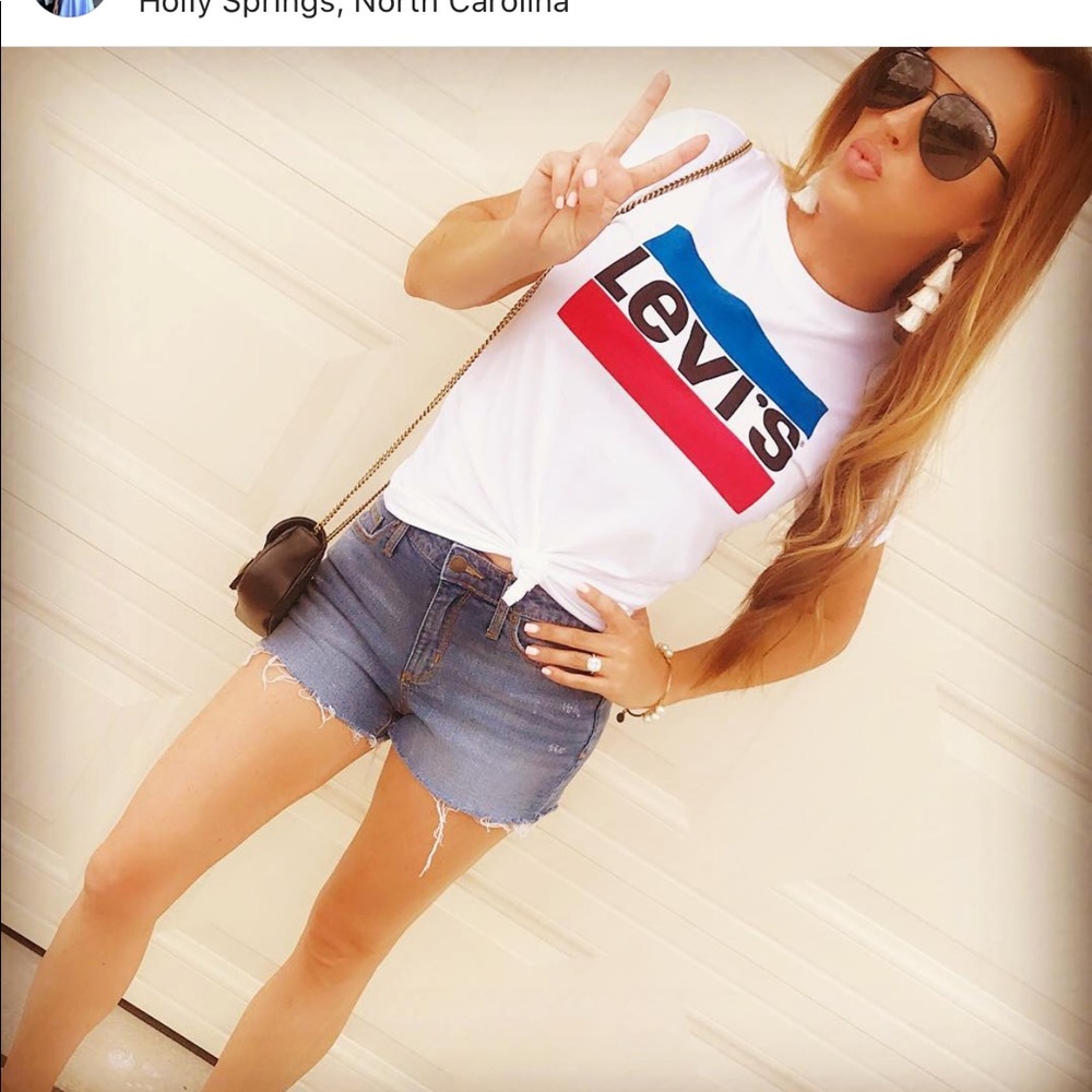 Levi’s top